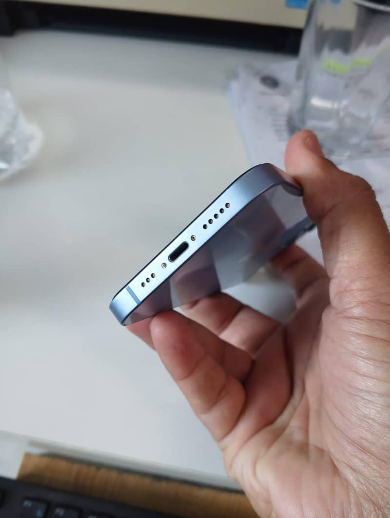 Apple iPhone 15 Pro Max 4