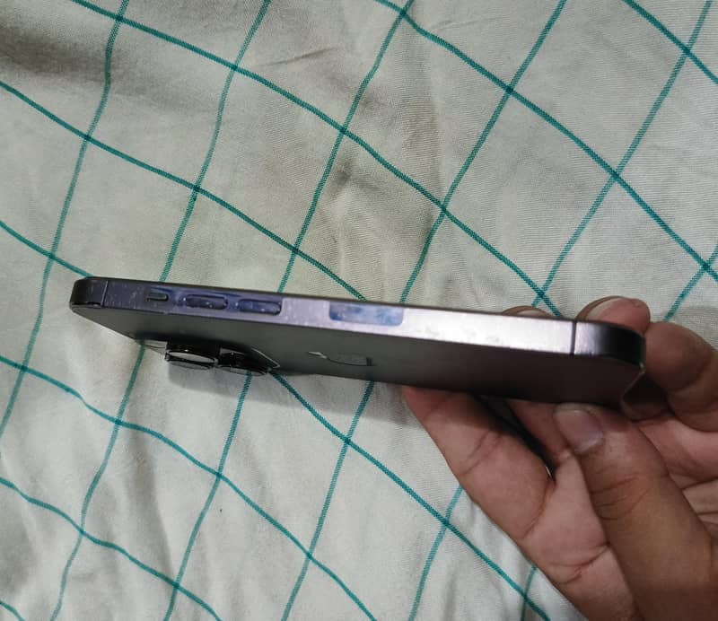 Apple iPhone 14 Pro 2