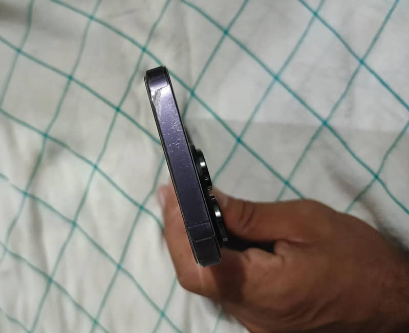 Apple iPhone 14 Pro 3