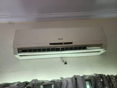 Gree 1.5ton split Ac non inverter
