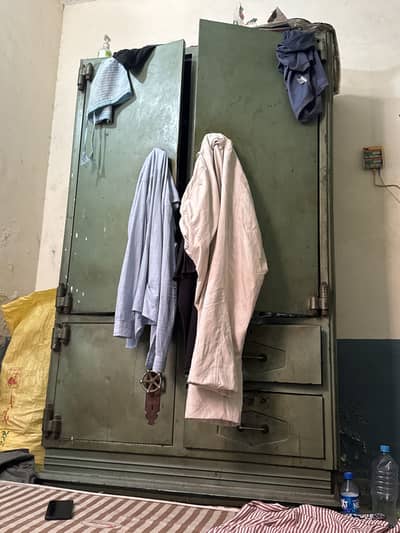 Loha ki almari purani for sale