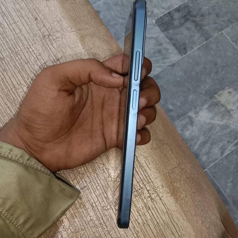 Realme C63 1