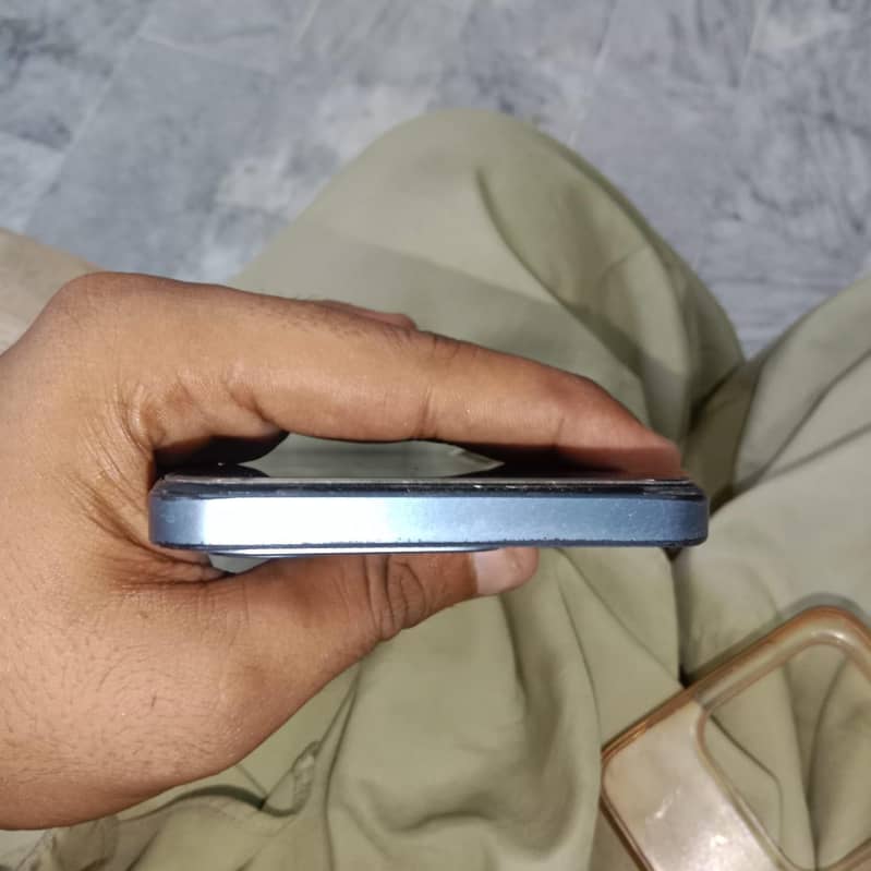 Realme C63 3