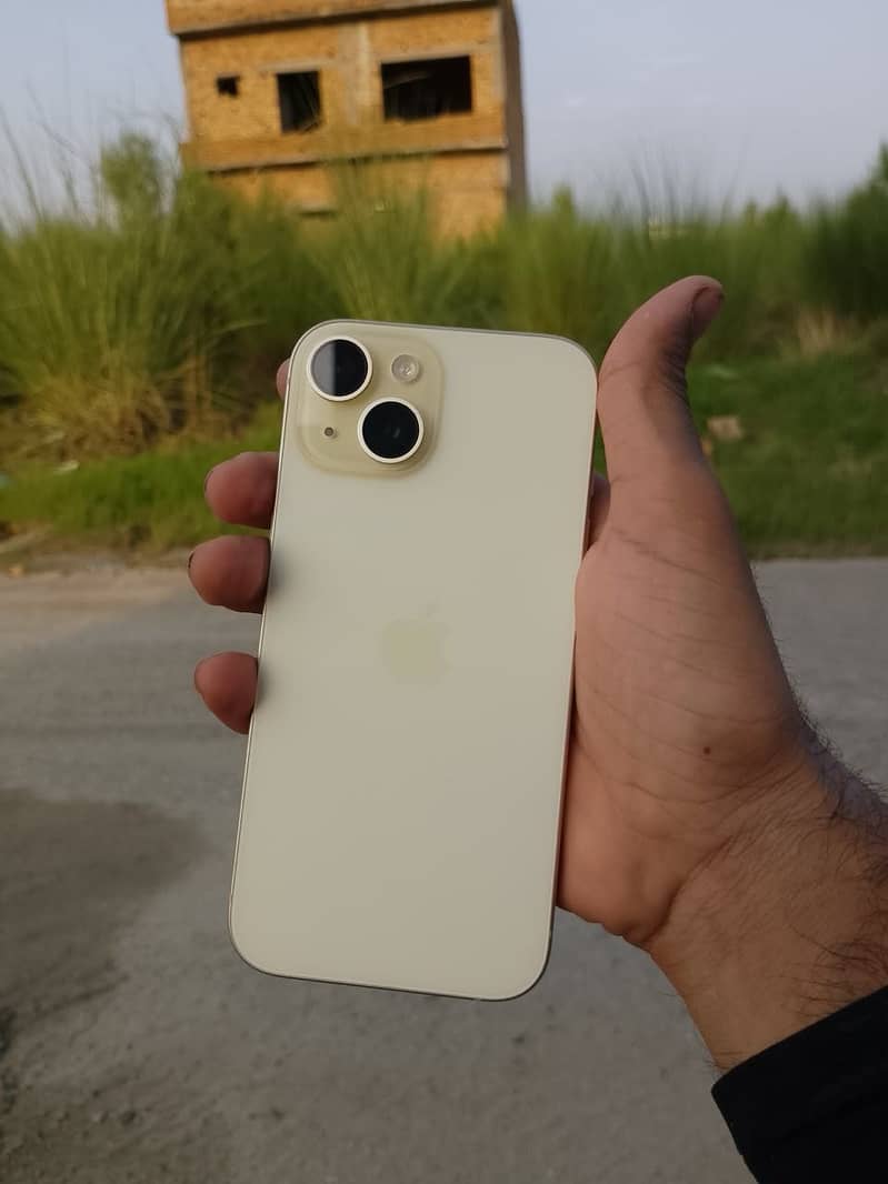 Apple iPhone 15 3