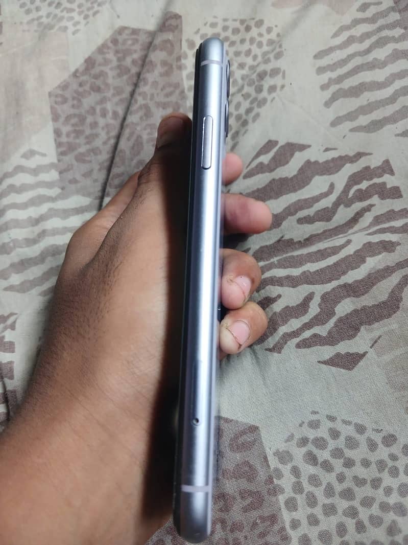 Apple iPhone 11 1