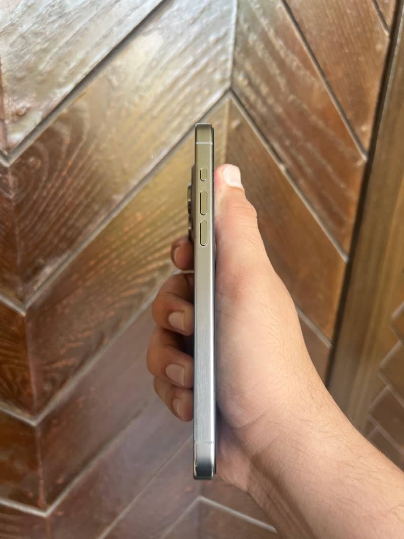 Apple iPhone 15 Pro Max 3