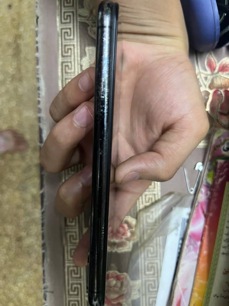 Apple iPhone X 4