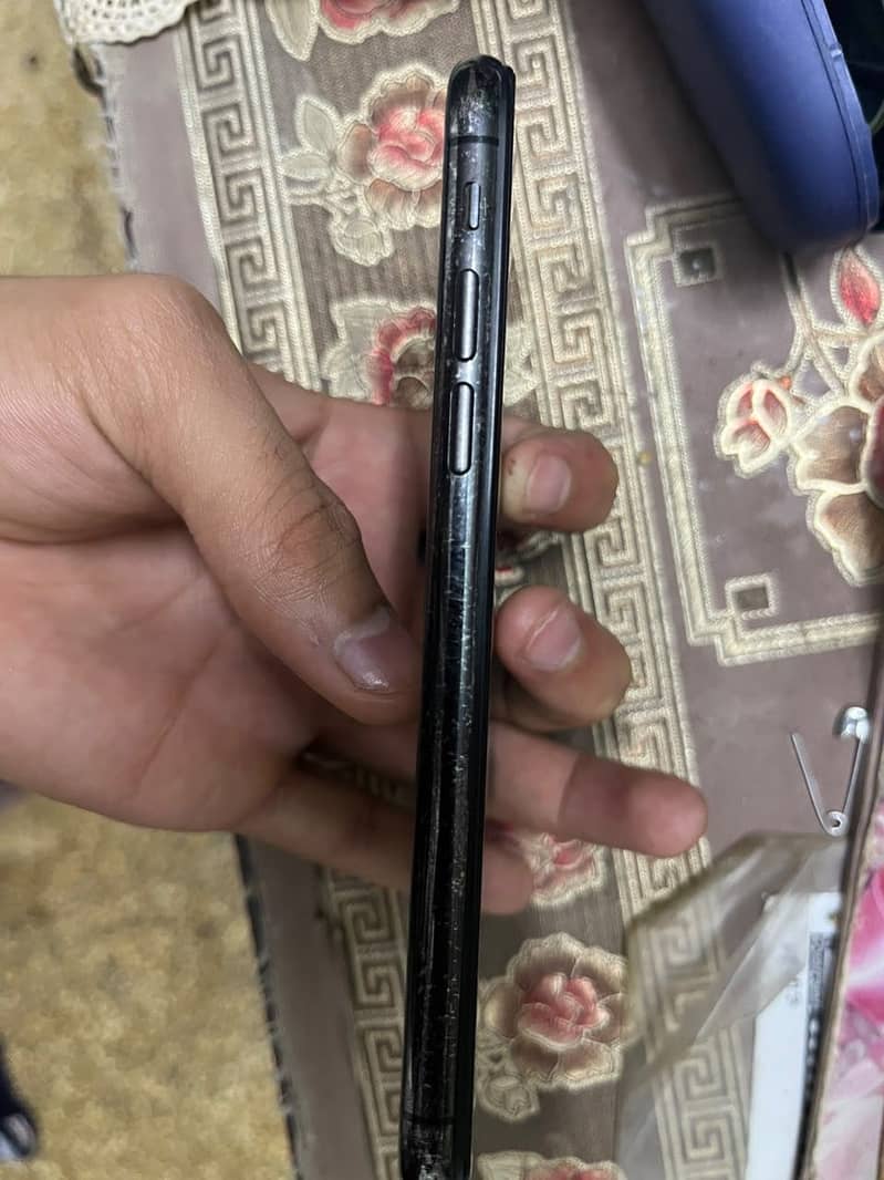 Apple iPhone X 6