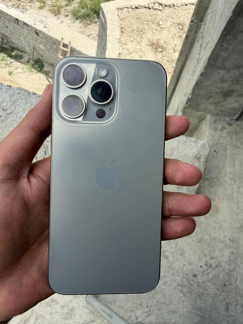 Apple iPhone 15 Pro Max 0