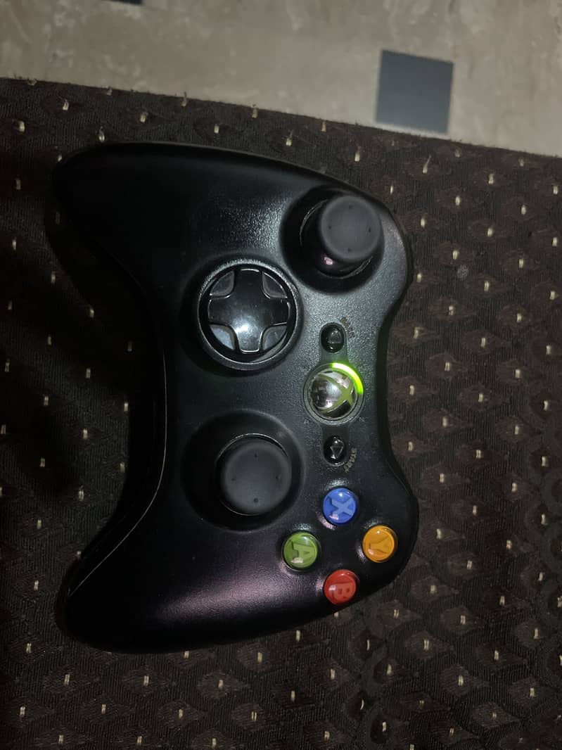 XBOX 360 S CONSOLE WITH 2 CONTROLLERS 9