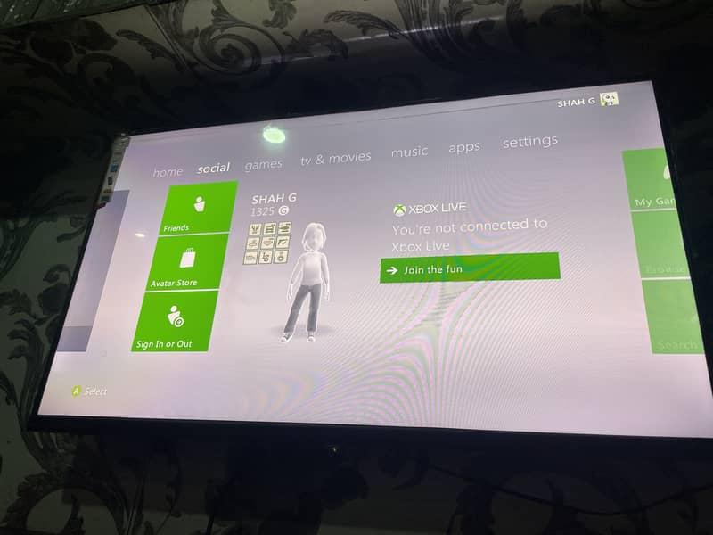 XBOX 360 S CONSOLE WITH 2 CONTROLLERS 12