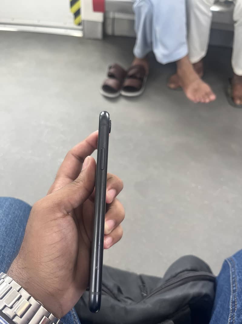 Apple iPhone XR 6