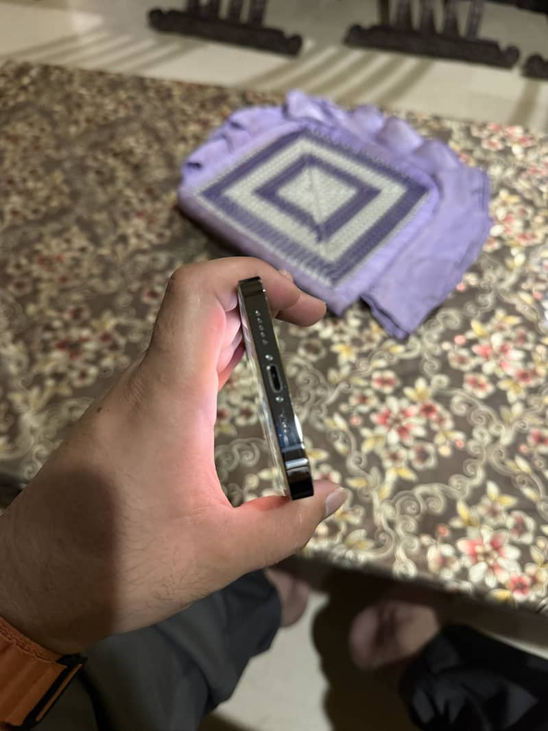 Apple iPhone 12 Pro 2