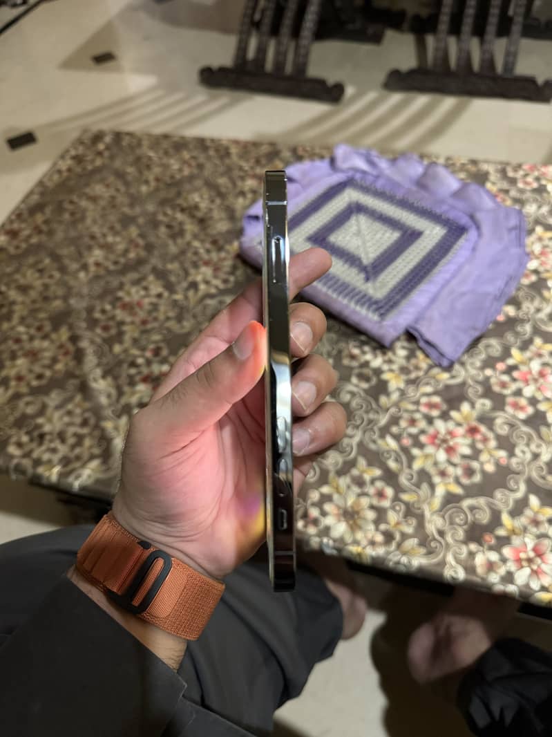 Apple iPhone 12 Pro 4