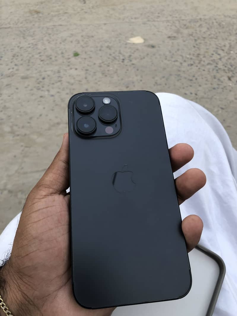 Apple iPhone 14 Pro Max 1