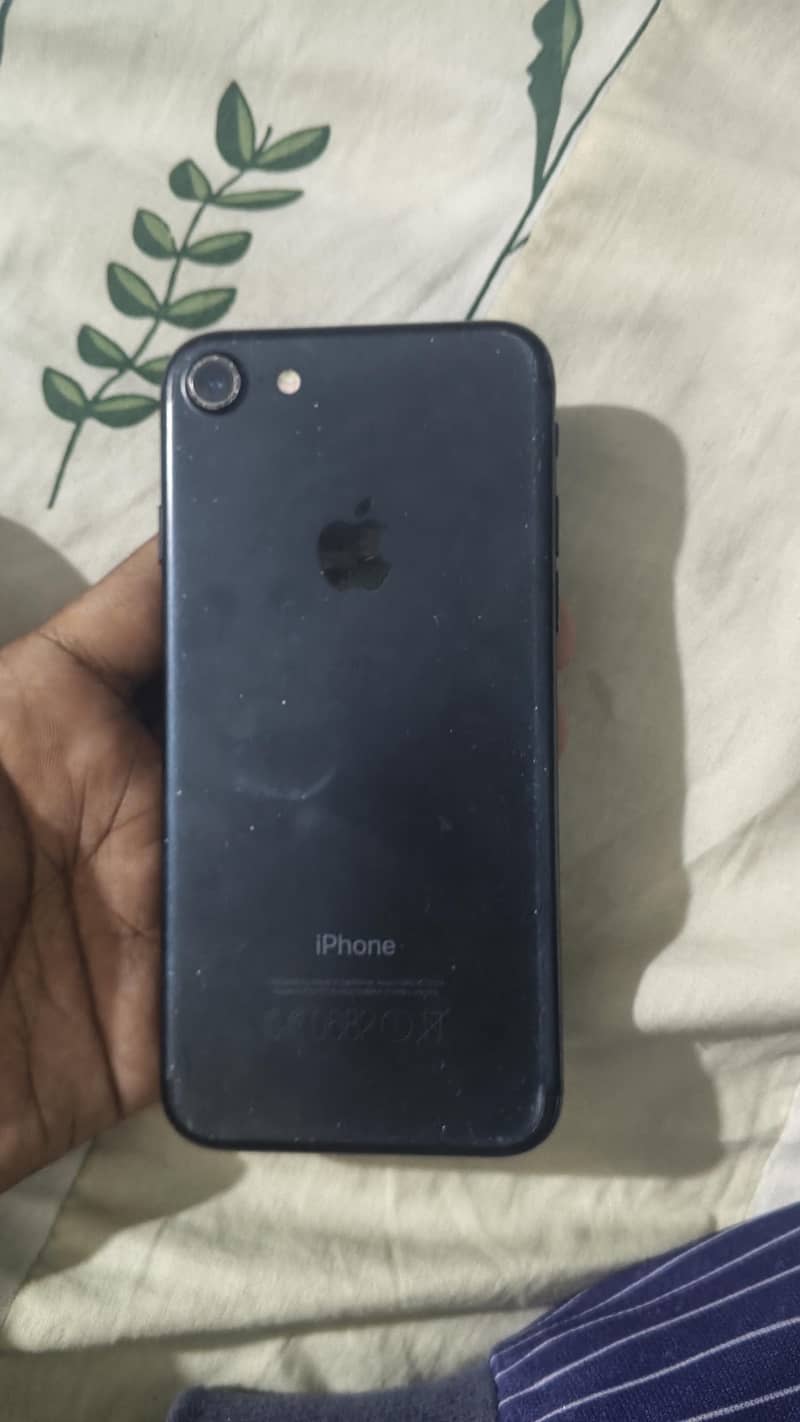 Apple iPhone 7 0