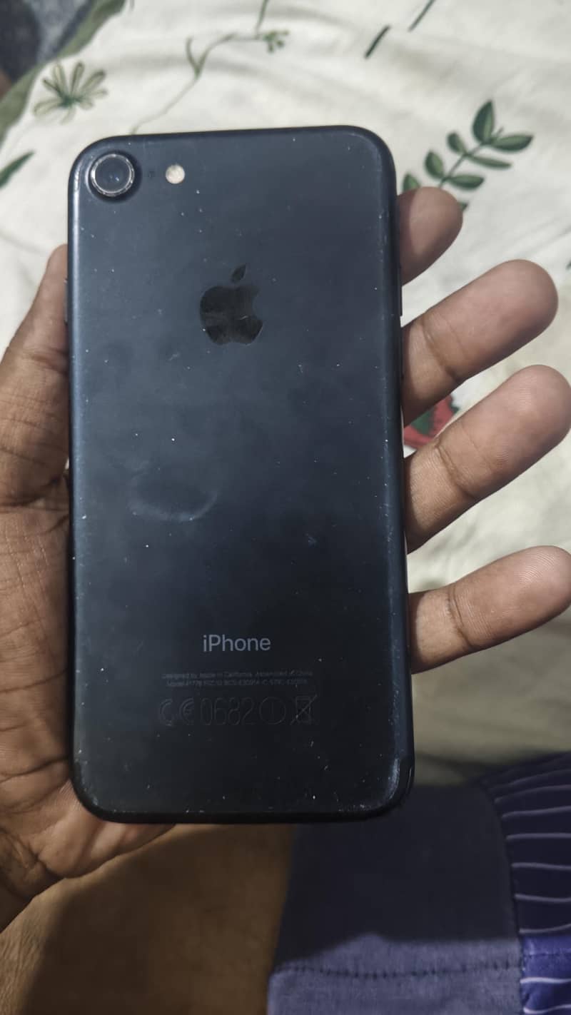 Apple iPhone 7 1