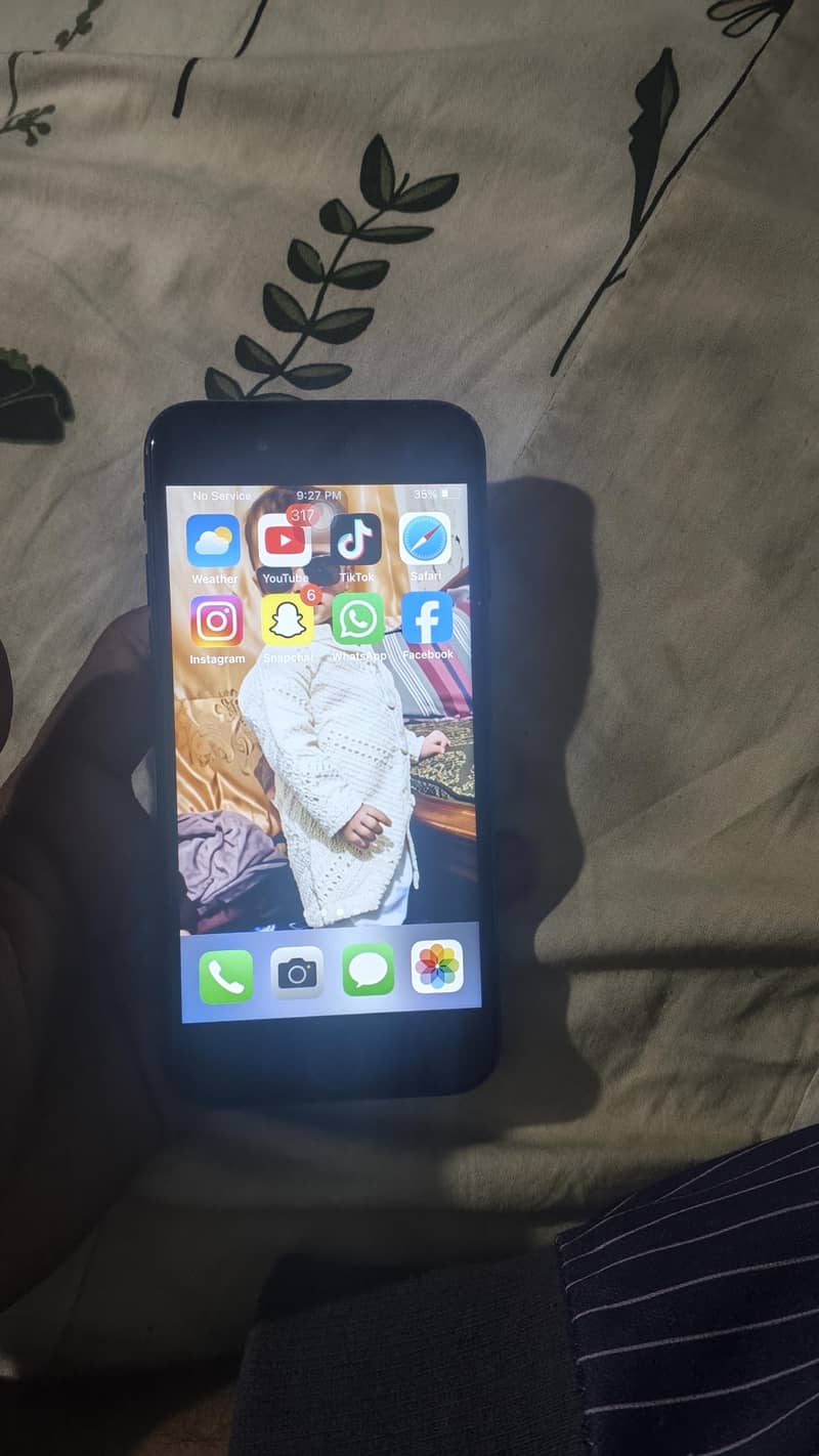 Apple iPhone 7 3