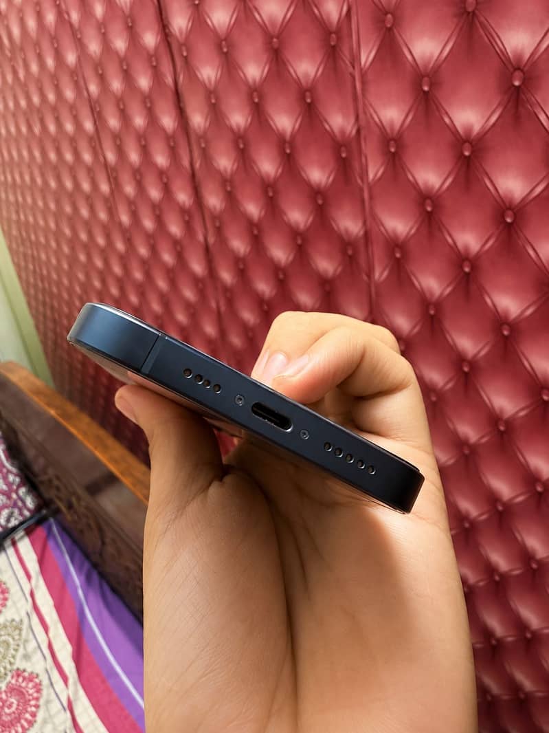 Apple iPhone 13 6