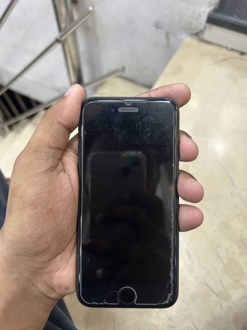 Apple iPhone 7 2