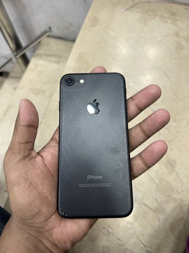 Apple iPhone 7 4