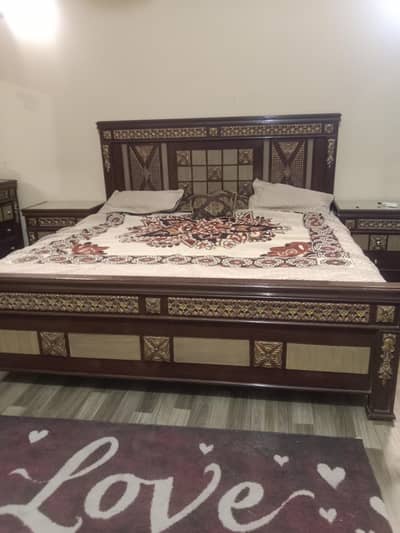 bed dressing side table with mattress