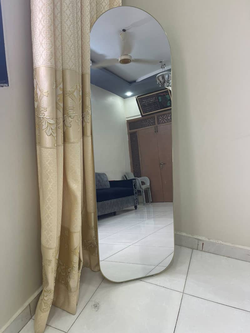 Standing mirror 2