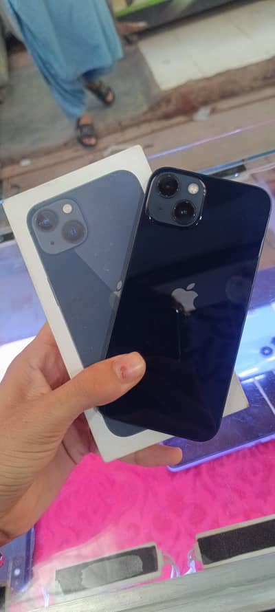 Apple iPhone 13