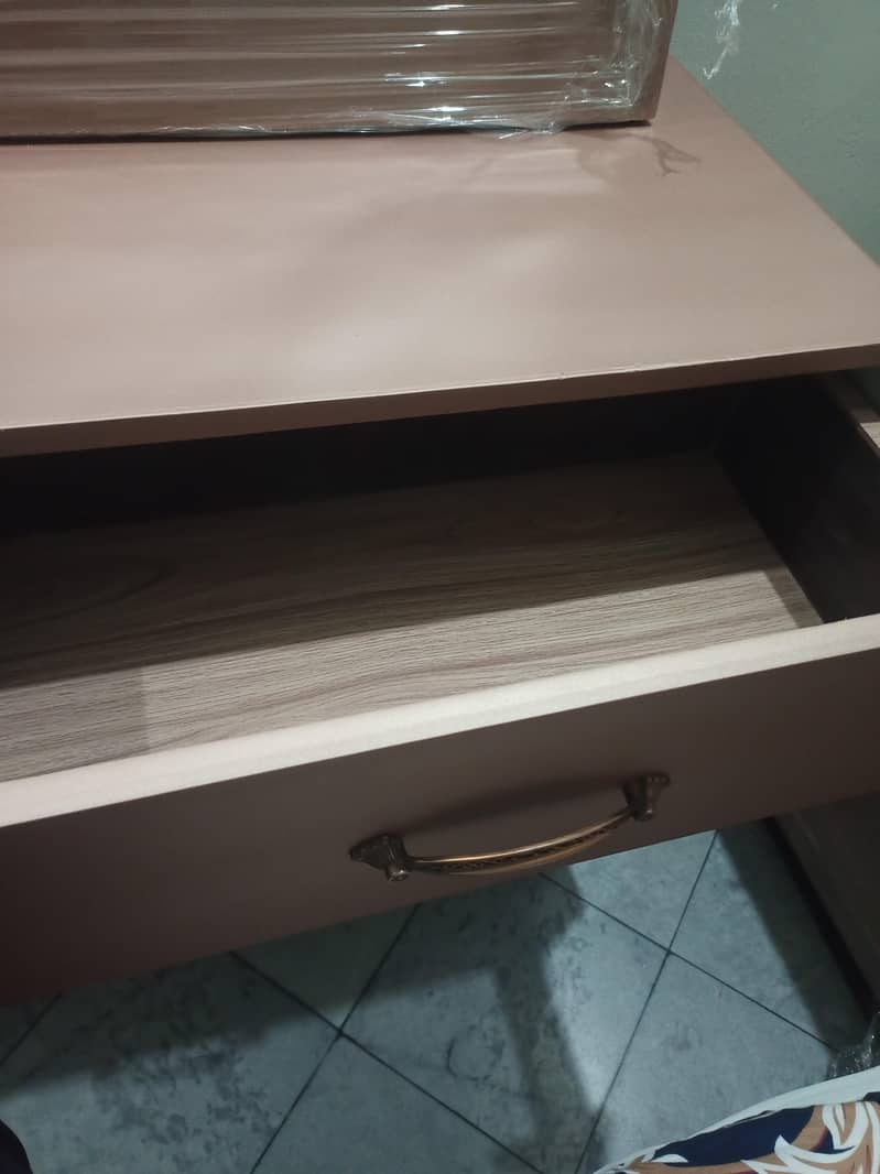 Dressing Table 1