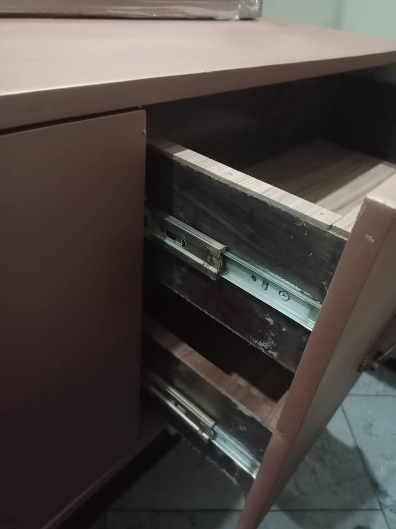 Dressing Table 3