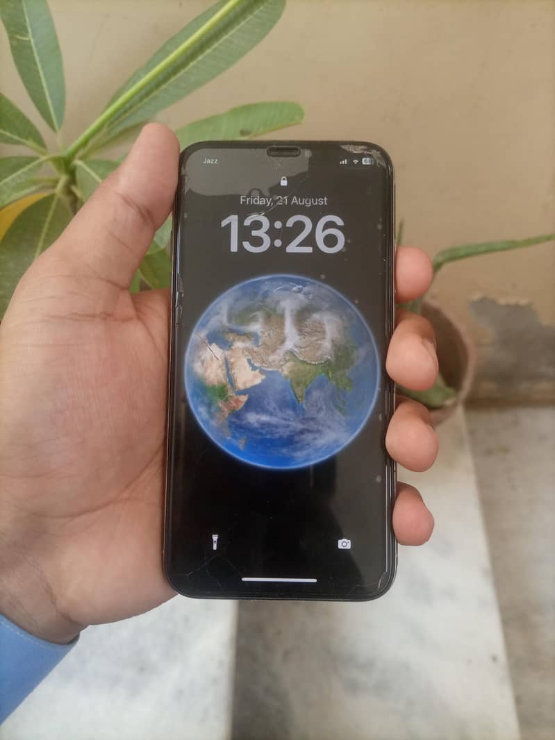 Apple iPhone X 3