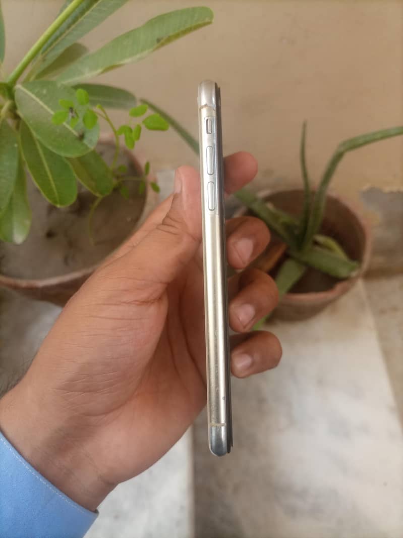 Apple iPhone X 5