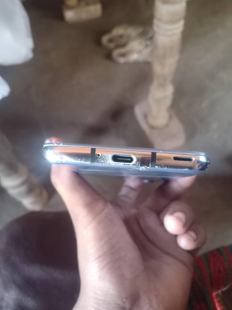 Sharp Aquos R2 2