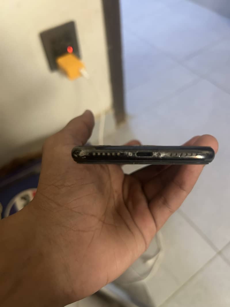 Apple iPhone X (FU) 3