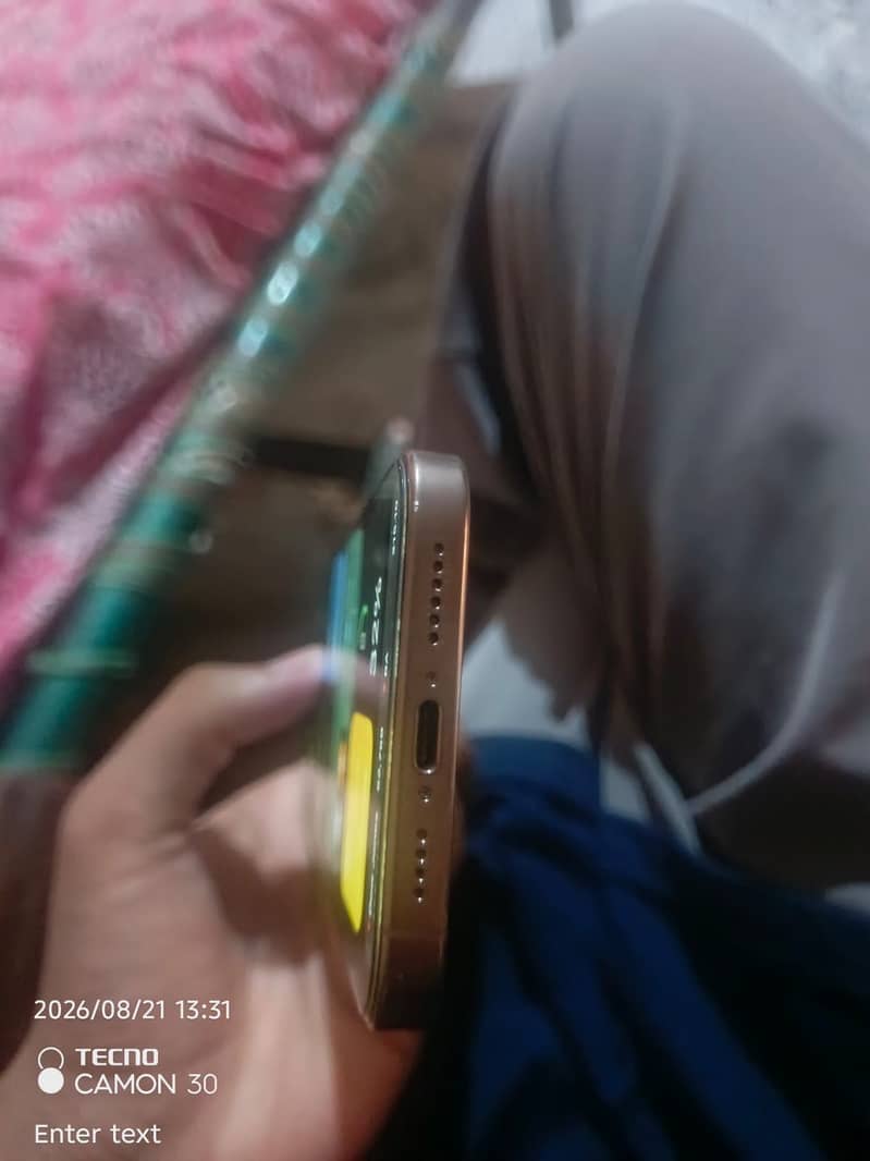 Apple iPhone 16 Pro Max 4