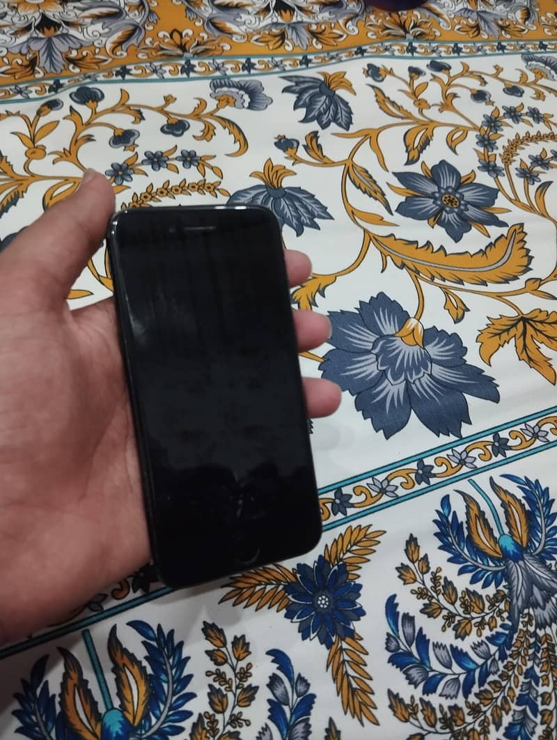 Apple iPhone 7 7