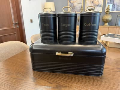 Bread box set with tea, sugar and coffee canisters