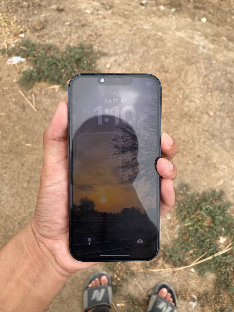 Apple iPhone 13 0
