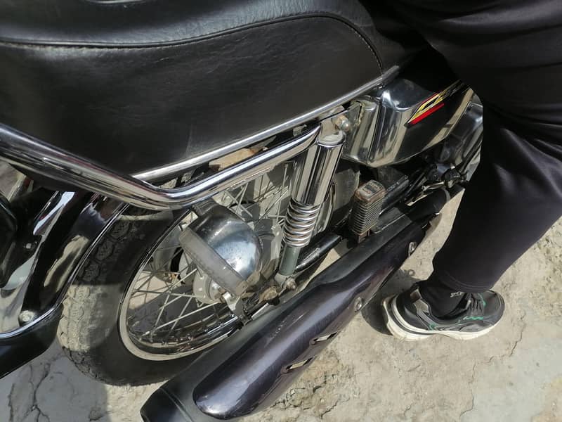بائیک بلکل لش ہے 2