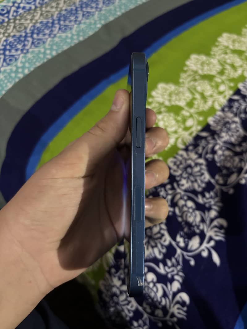 Apple iPhone 13 1
