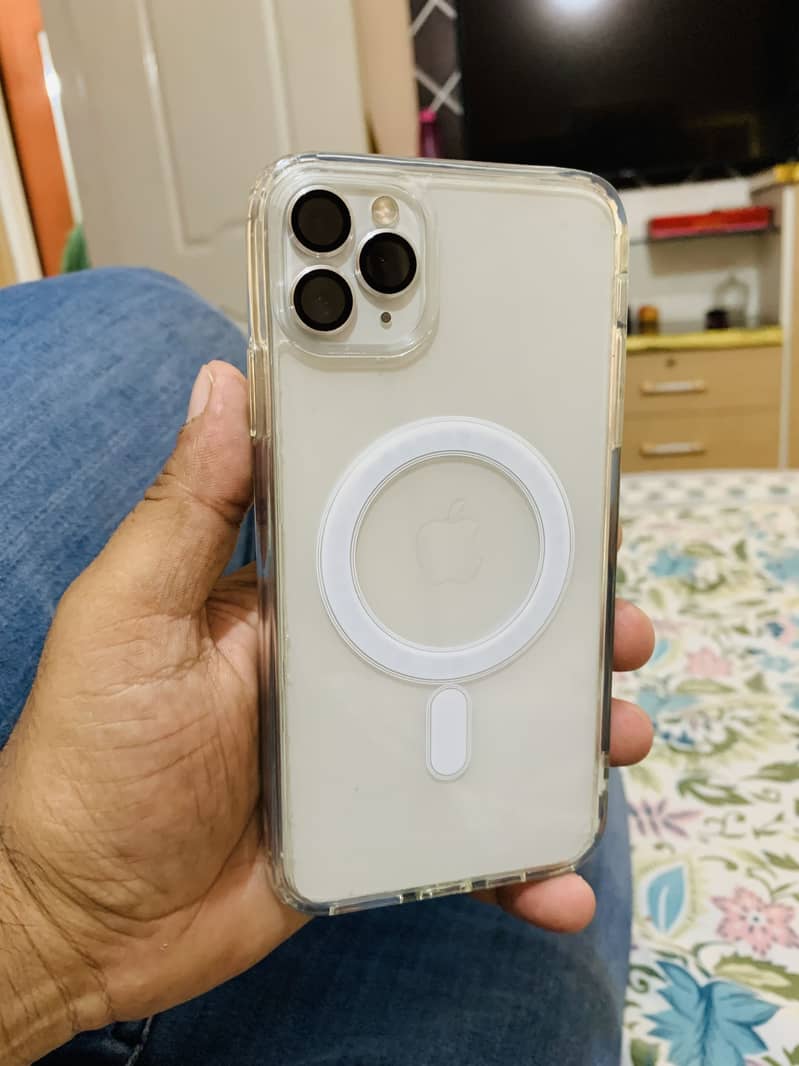 Apple iPhone 11 Pro Max 8