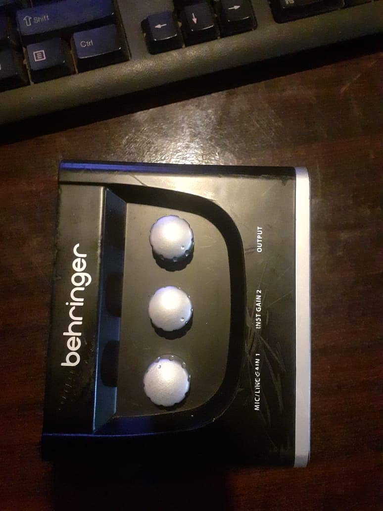 Behringer UM2 U-Phoria Audio Interface 4