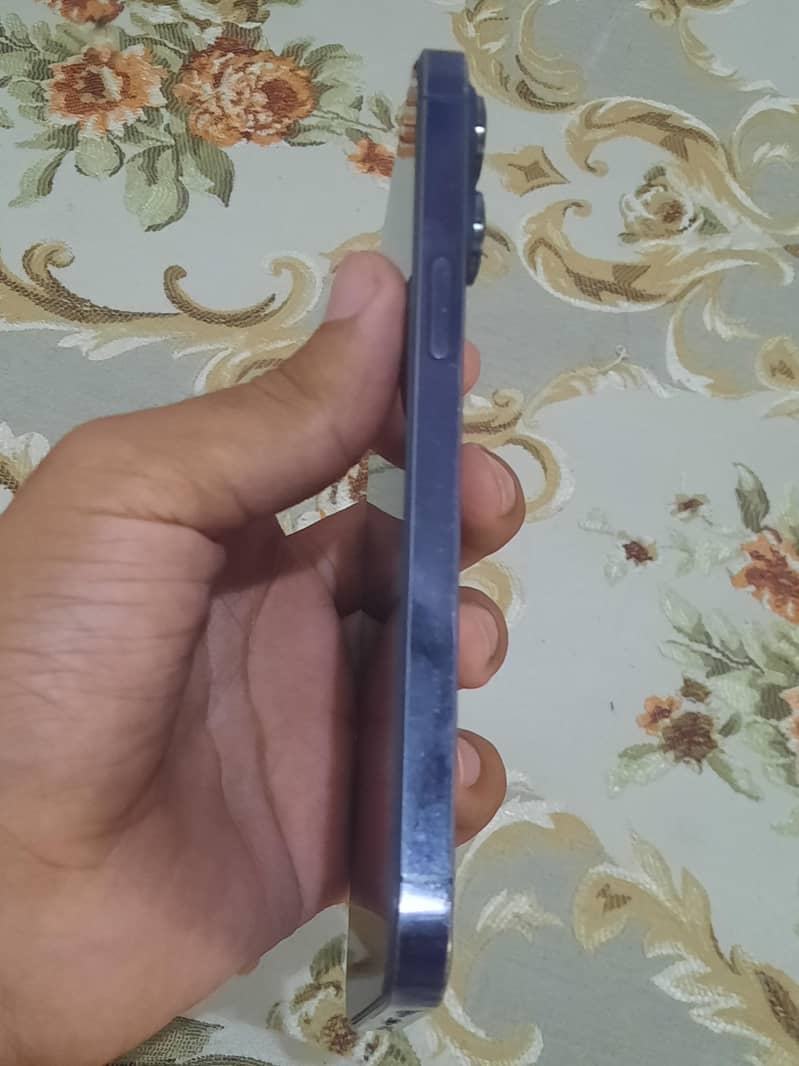 Apple iPhone 14 Pro Max 2