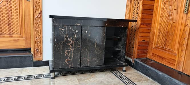 Iron table big size never used scratchless condition