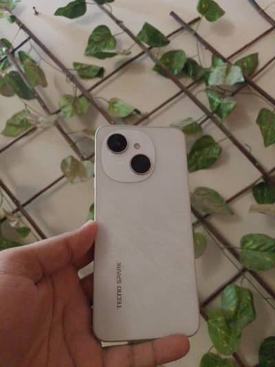 Tecno Spark Go 1