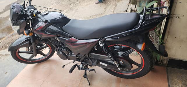 SUZUKI GR-150 2025 MODEL SLIGHTLY USE AVAILABLE AT DISCOUNT RATE