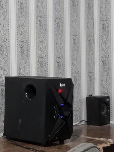 speaker and woofer