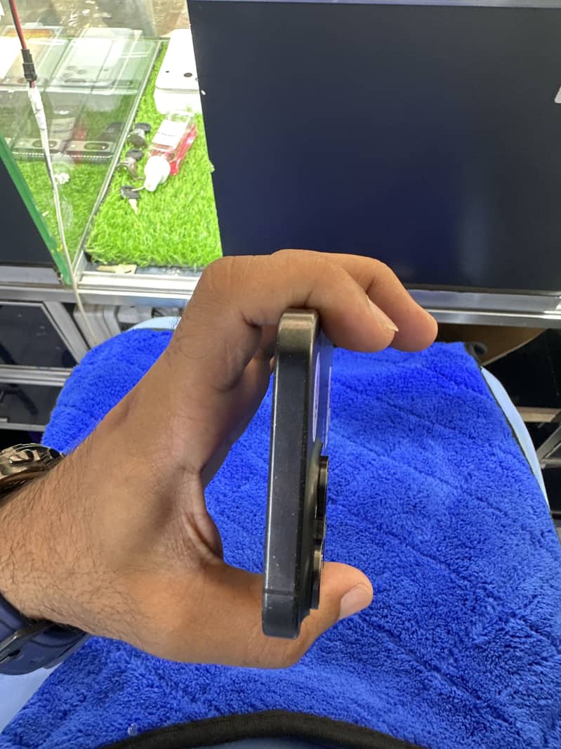 Apple iPhone 15 Pro Max 1