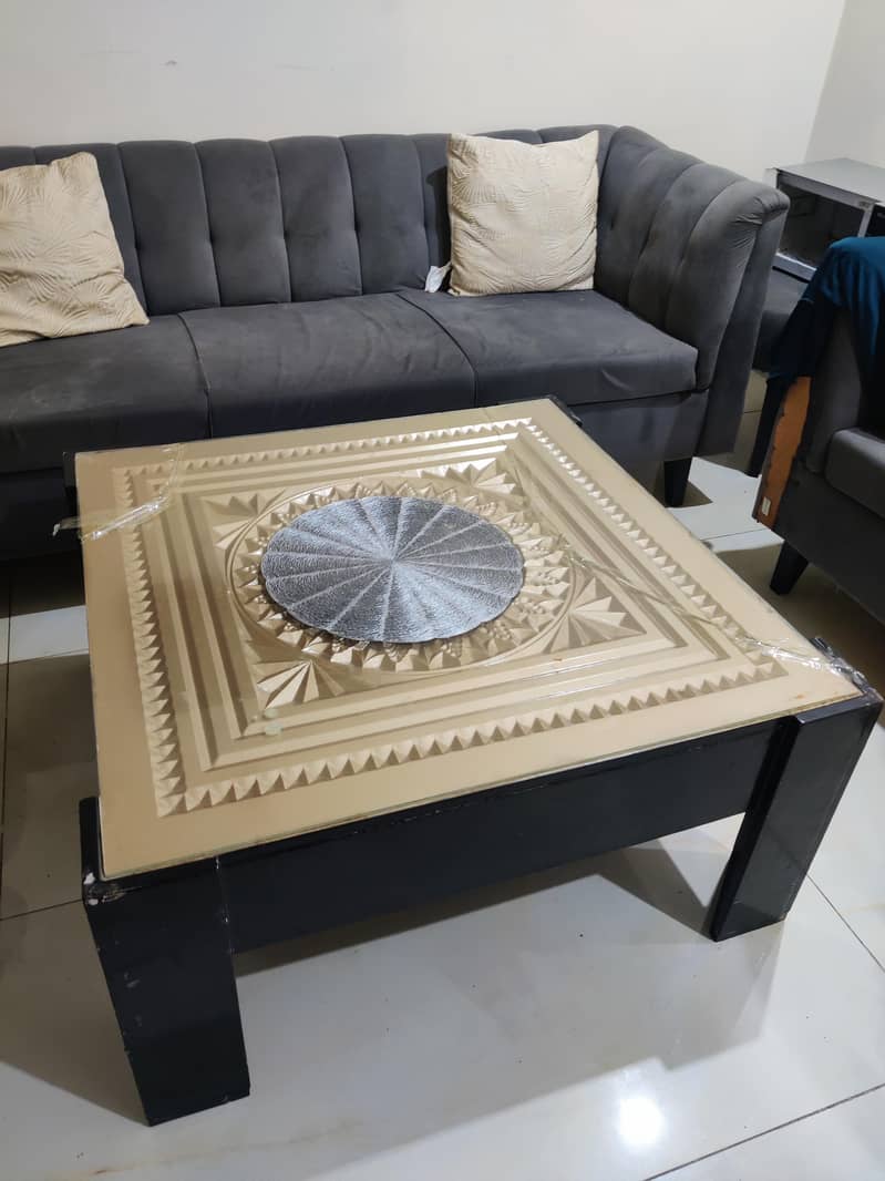 Coffee table 0