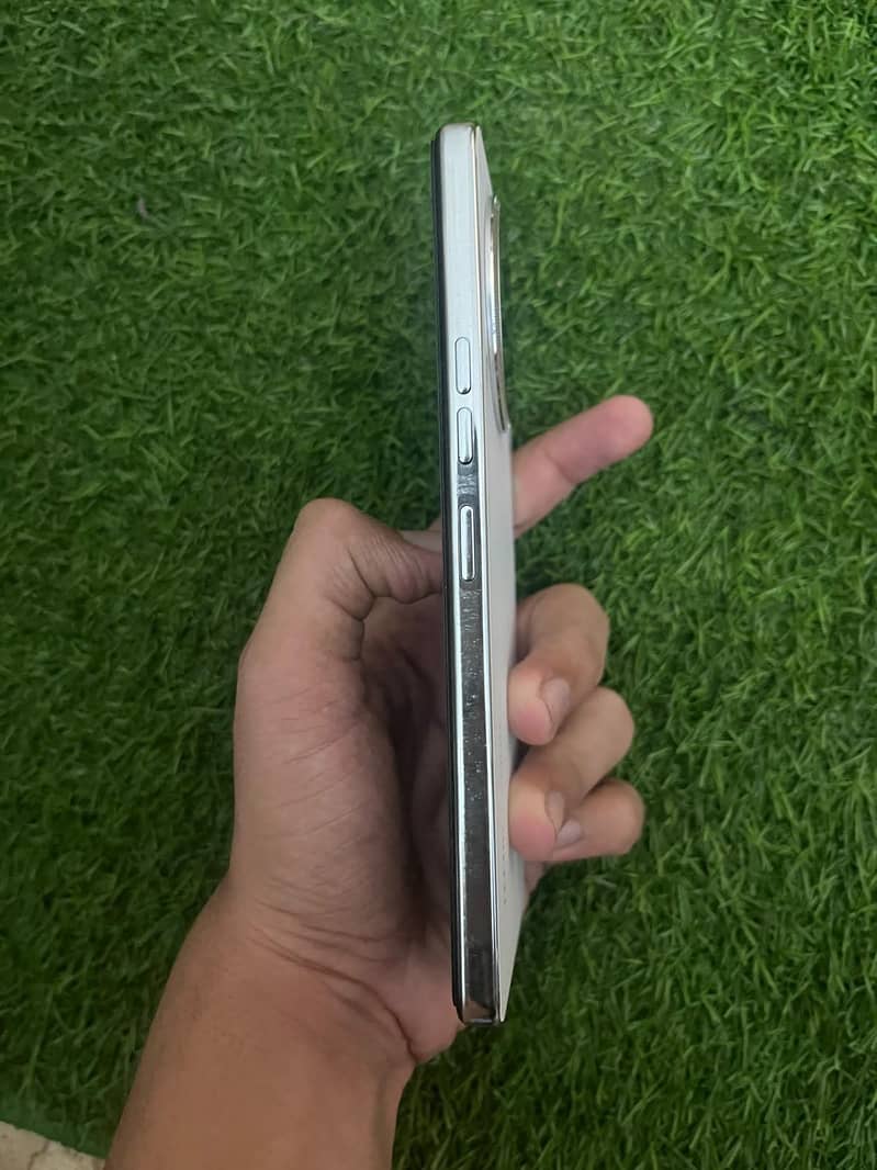 Tecno CAMON 30 0